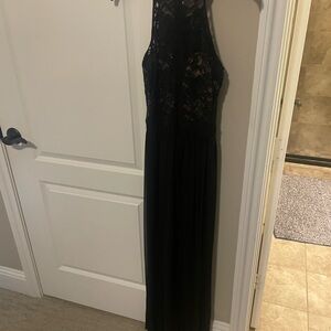 Elegant Black Lace Evening Dress